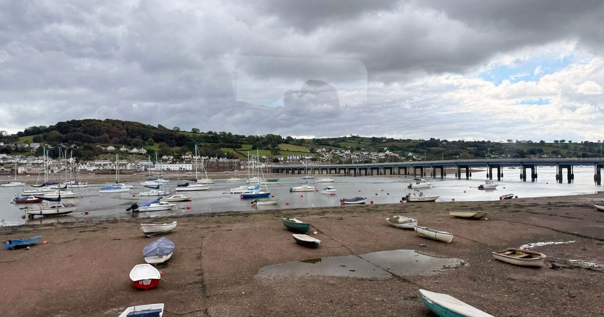 Dgħajjes fuq l-art u fil-baħar.